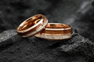 bague alliance en bois