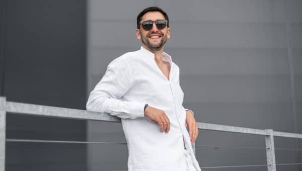 Chemise en lin homme : notre sélection pour adopter le style estival