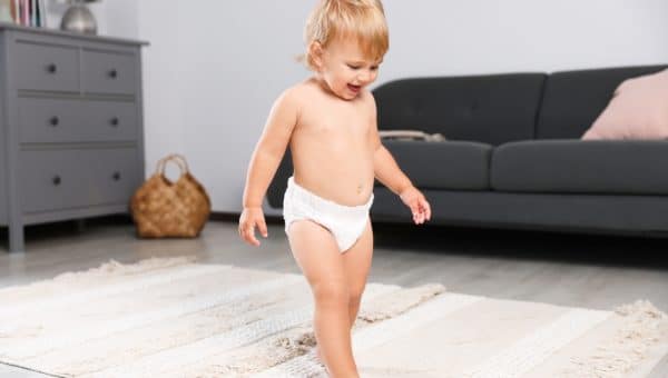 Assurer confort et protection grâce au bon choix de couches bébé